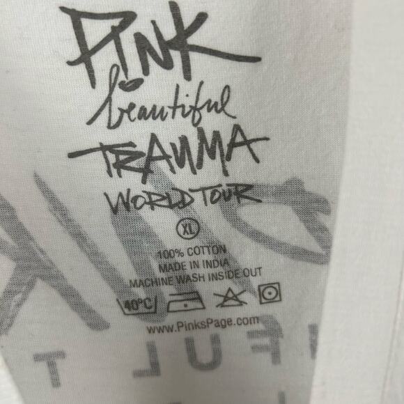 Pink Women’s Beautiful Trauma World Tour 2019 Graphic Tank Top White Size XL - Picture 2 of 5